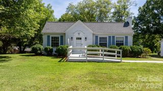608 1st Street W, Conover, NC 28613