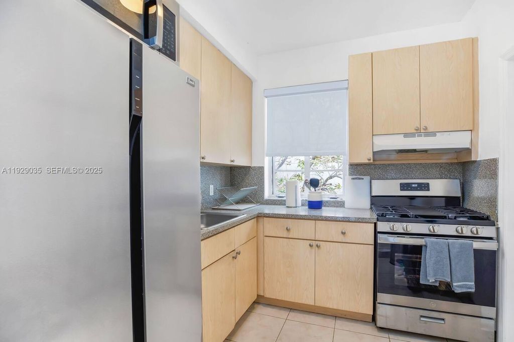 301 86th St 303-3A, Miami Beach, FL 33141