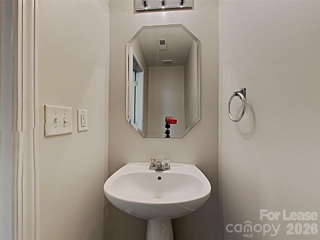 5549 Peachwood Drive, Charlotte, NC 28216