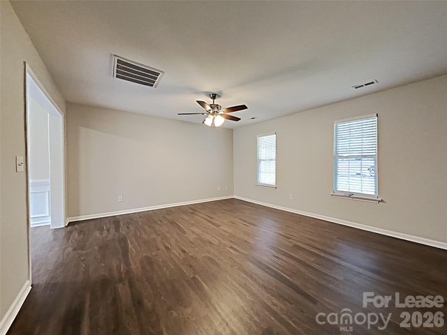 5549 Peachwood Drive, Charlotte, NC 28216