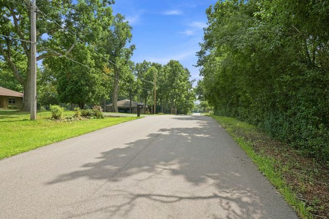 38705 N Pine Grove Avenue, Wadsworth, IL 60083