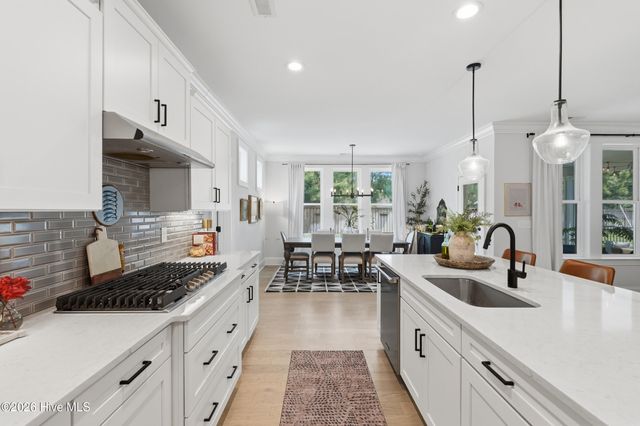 18 W Lightning Bug Lane, Hampstead, NC 28443