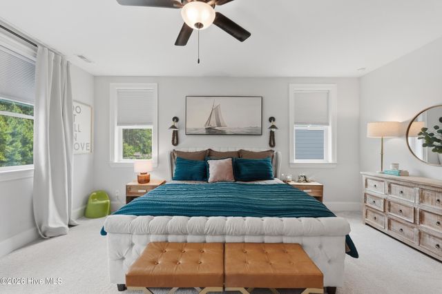 18 W Lightning Bug Lane, Hampstead, NC 28443