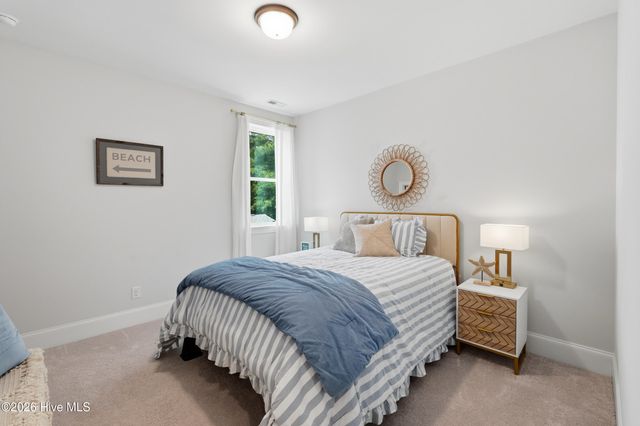 18 W Lightning Bug Lane, Hampstead, NC 28443