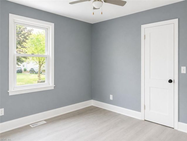 914 Widgeon RD, Norfolk, VA 23513