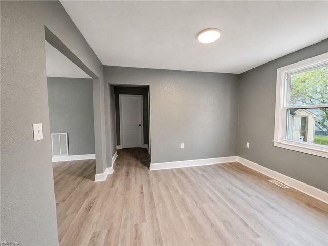 914 Widgeon RD, Norfolk, VA 23513