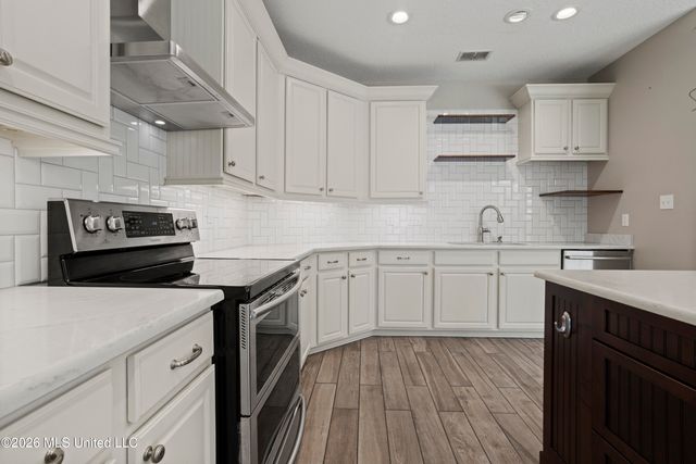 3104 Stonewood Drive, Ocean Springs, MS 39564