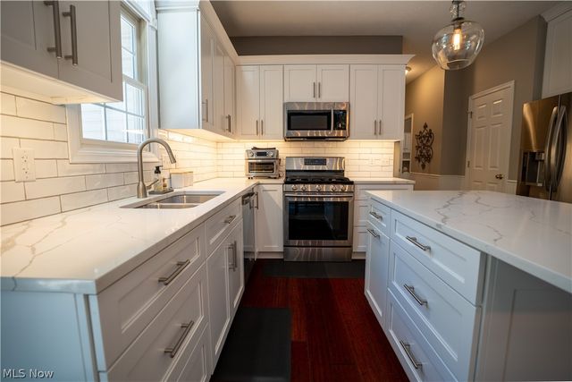 20324 Kylemore Drive, Strongsville, OH 44149