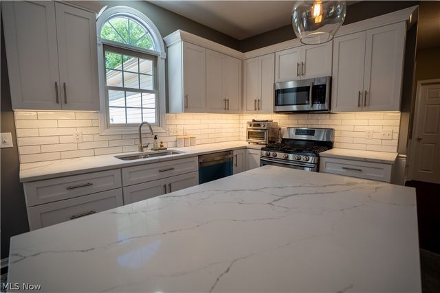 20324 Kylemore Drive, Strongsville, OH 44149