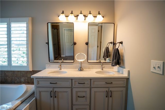 20324 Kylemore Drive, Strongsville, OH 44149