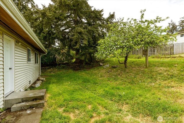 2642 Olympic Drive, Oak Harbor, WA 98277