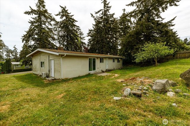 2642 Olympic Drive, Oak Harbor, WA 98277