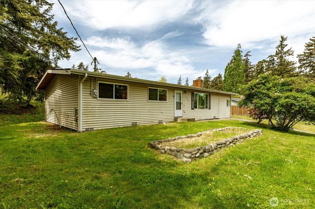 2642 Olympic Drive, Oak Harbor, WA 98277