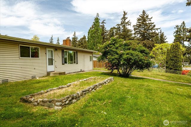 2642 Olympic Drive, Oak Harbor, WA 98277