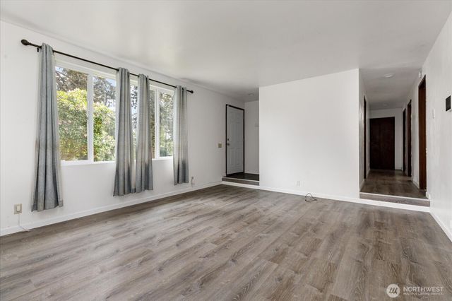 2642 Olympic Drive, Oak Harbor, WA 98277