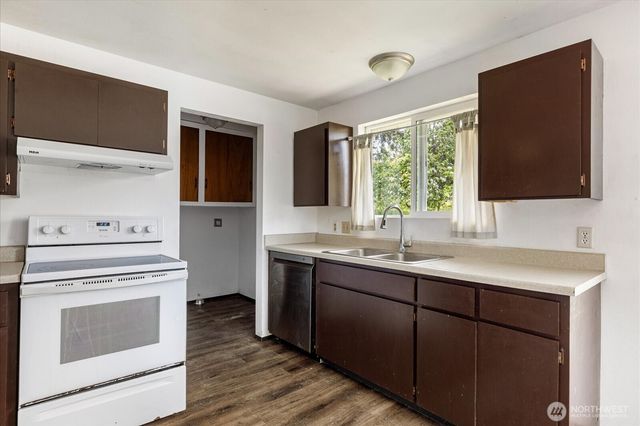 2642 Olympic Drive, Oak Harbor, WA 98277