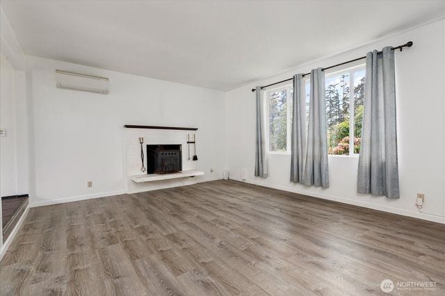 2642 Olympic Drive, Oak Harbor, WA 98277
