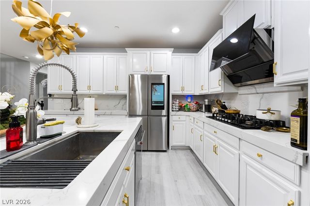 823 East Via De Santa Maria, Henderson, NV 89011