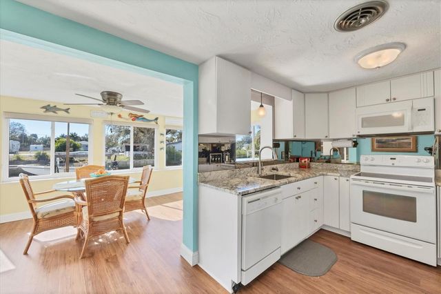 825 E 5TH STREET, Englewood, FL 34223