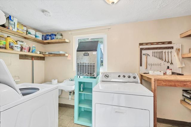 825 E 5TH STREET, Englewood, FL 34223