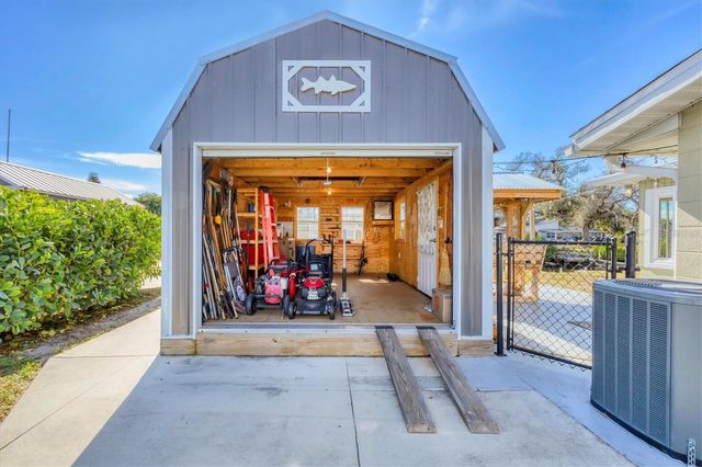 825 E 5TH STREET, Englewood, FL 34223