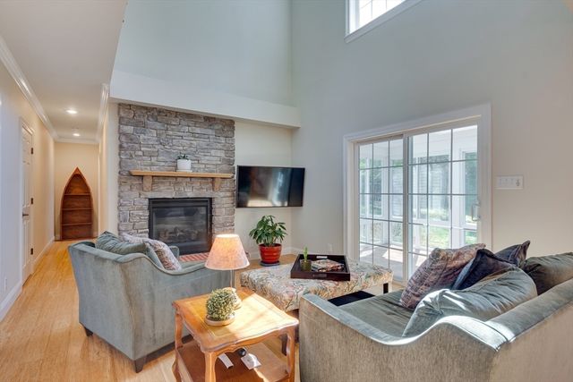 5 Bretton Rd, Dover, MA 02030