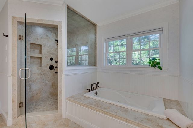 5 Bretton Rd, Dover, MA 02030