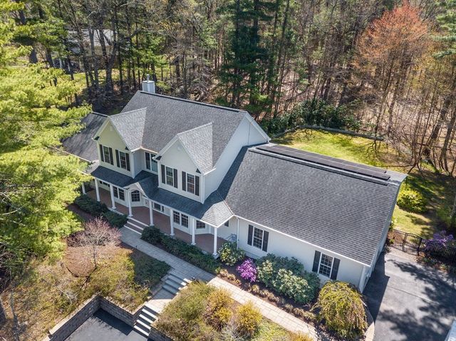 5 Bretton Rd, Dover, MA 02030