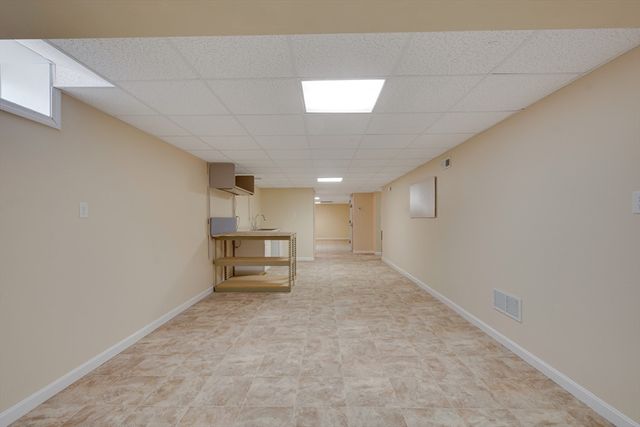 5 Bretton Rd, Dover, MA 02030
