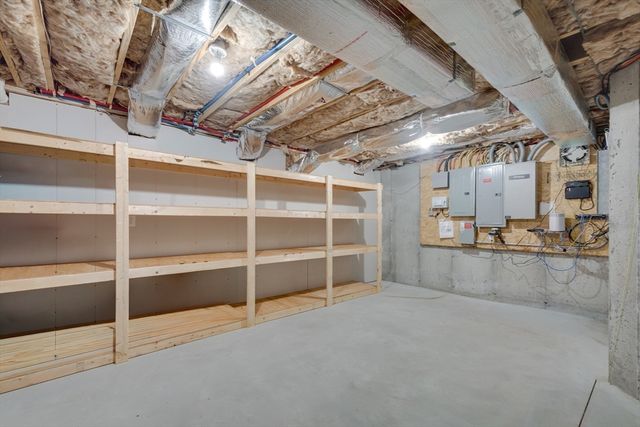 5 Bretton Rd, Dover, MA 02030