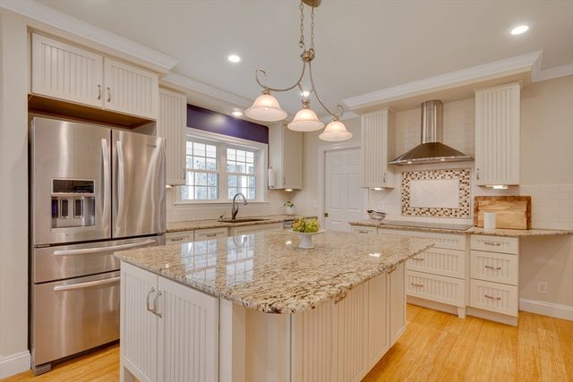 5 Bretton Rd, Dover, MA 02030