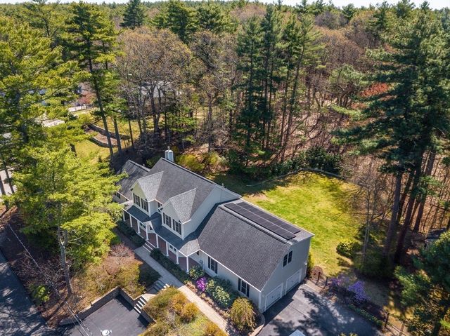 5 Bretton Rd, Dover, MA 02030