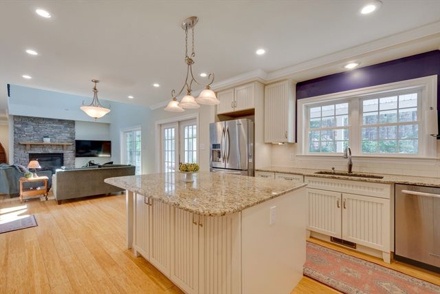 5 Bretton Rd, Dover, MA 02030