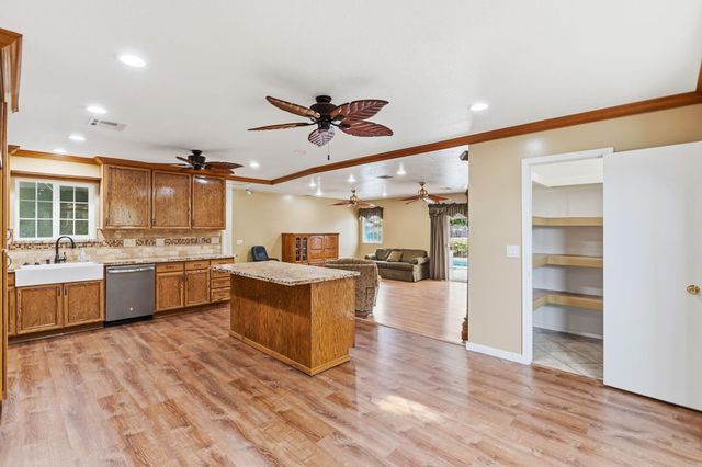 3349 W Cutler Avenue, Visalia, CA 93277