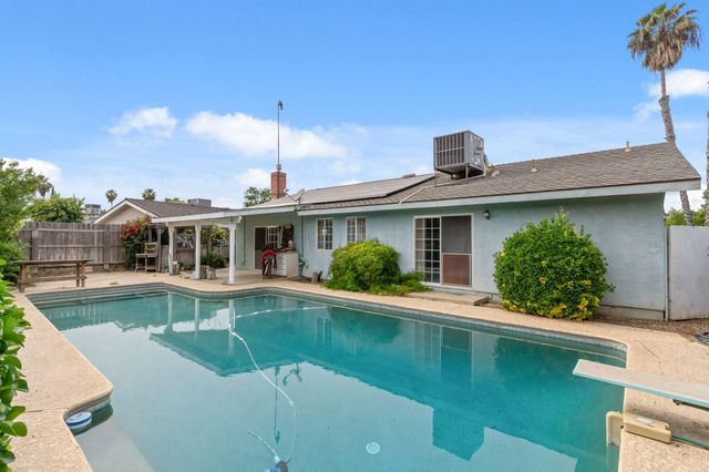 3349 W Cutler Avenue, Visalia, CA 93277