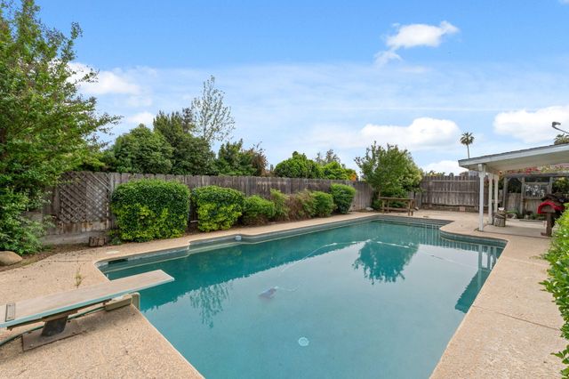 3349 W Cutler Avenue, Visalia, CA 93277