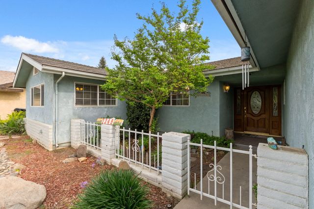 3349 W Cutler Avenue, Visalia, CA 93277