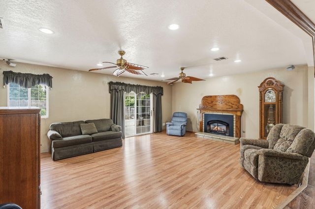 3349 W Cutler Avenue, Visalia, CA 93277