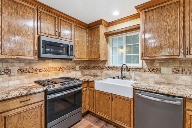 3349 W Cutler Avenue, Visalia, CA 93277