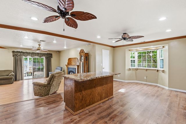 3349 W Cutler Avenue, Visalia, CA 93277