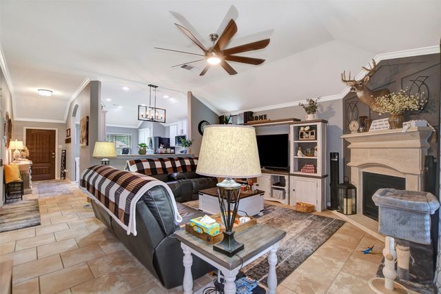 1620 Hickory Burl Lane, Conroe, TX 77301