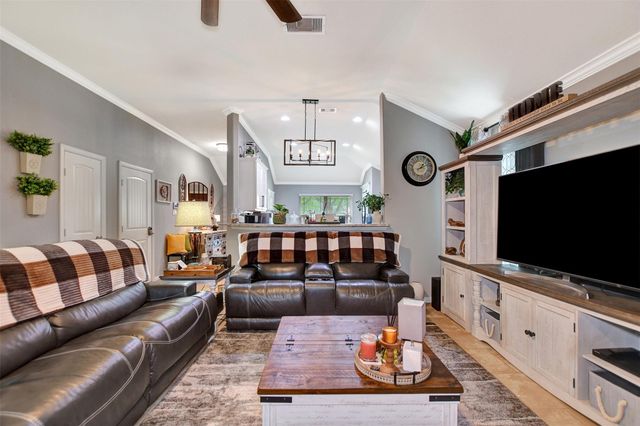 1620 Hickory Burl Lane, Conroe, TX 77301