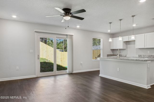 6347 MONCRIEF Road W, Jacksonville, FL 32219