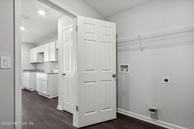 6347 MONCRIEF Road W, Jacksonville, FL 32219