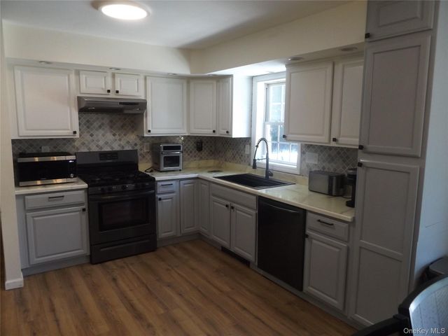 185 Ring Road, Hyde Park, NY 12578