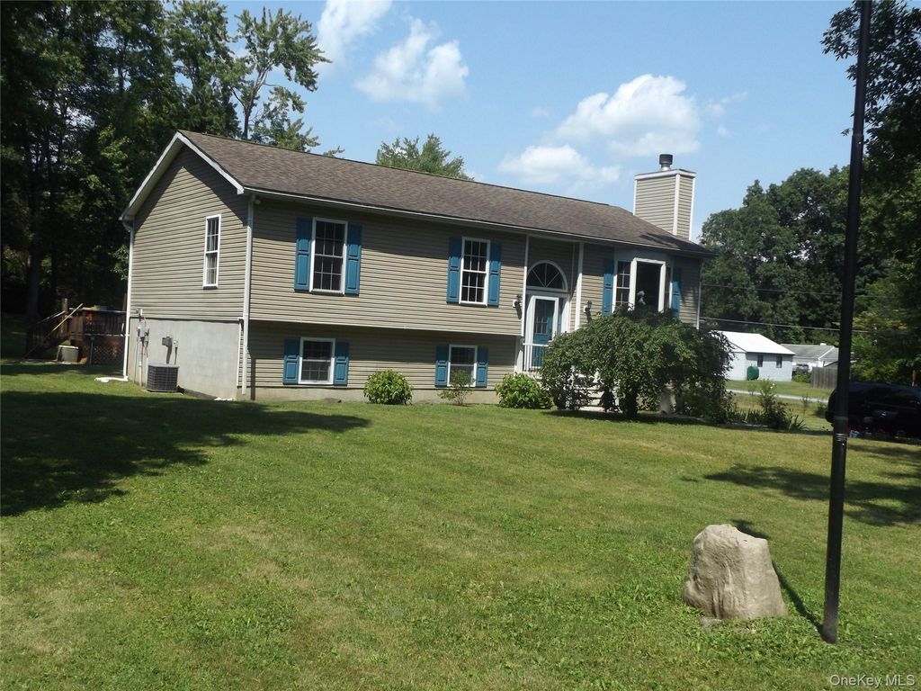185 Ring Road, Hyde Park, NY 12578