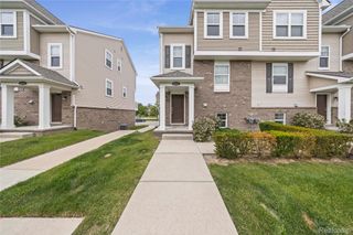 4592 Bradley Circle, Troy, MI 48085