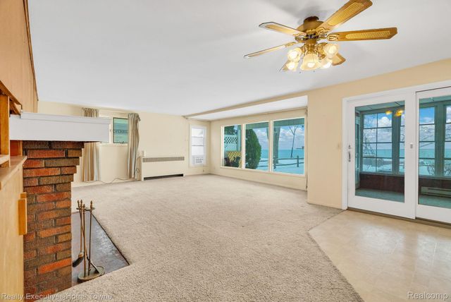 5430 Lakeshore Road, Fort Gratiot Charter Township, MI 48059