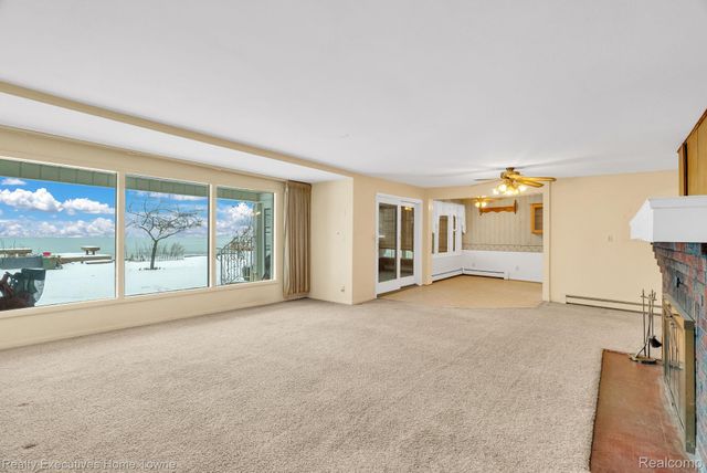 5430 Lakeshore Road, Fort Gratiot Charter Township, MI 48059