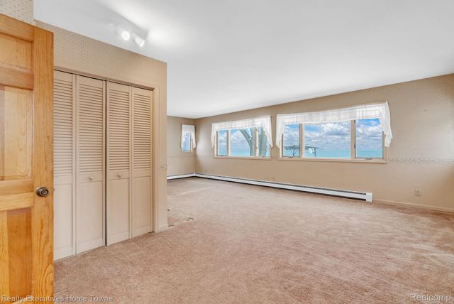 5430 Lakeshore Road, Fort Gratiot Charter Township, MI 48059